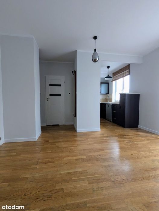 Centrum Pruszkowa, 2 pokoje, 2 balkony, narożne, m. postojowe, komórka