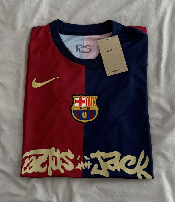 T shirt Barcelona x Travis Scott