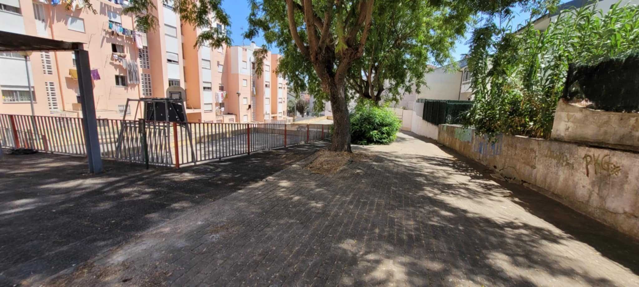 Loja —  T1 apartamento