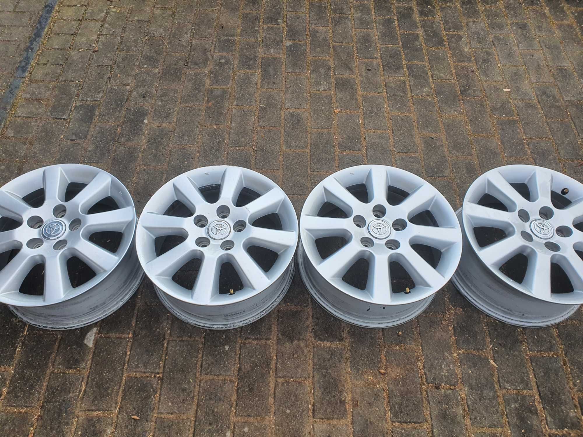 Oryginalne felgi Toyota 16 cali 5x100 BARDZO DOBRY STAN