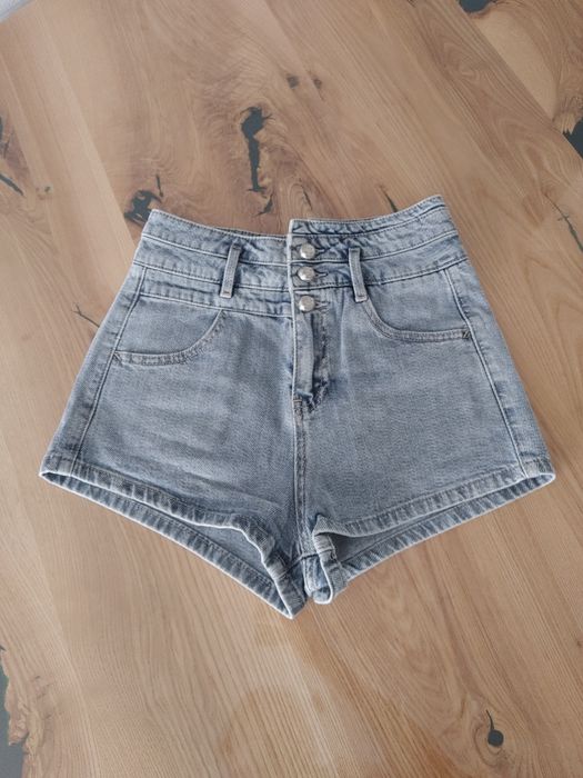 Фірмові блакитні джинсові шорти Only