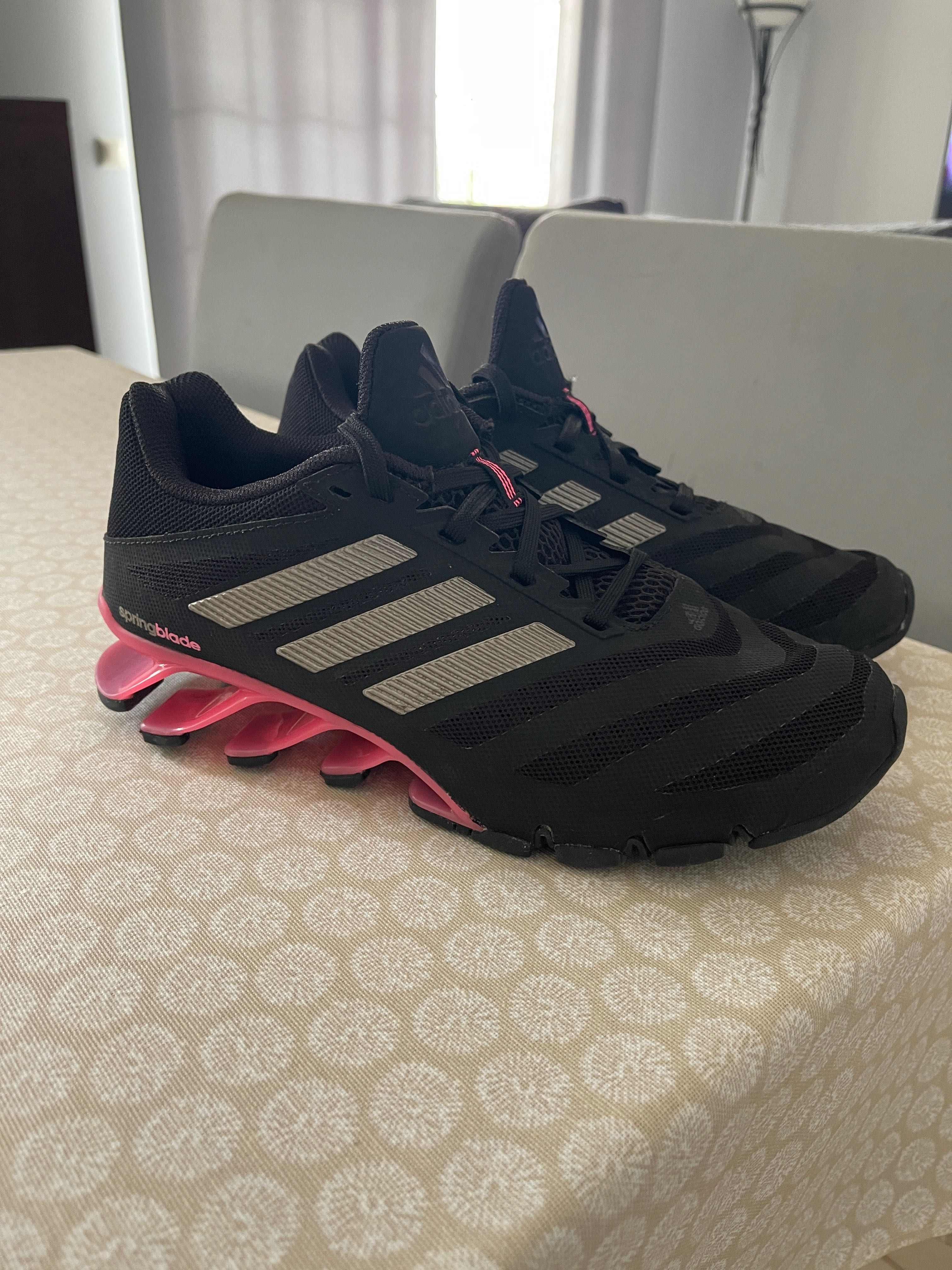 Vende-se Ténis Adidas