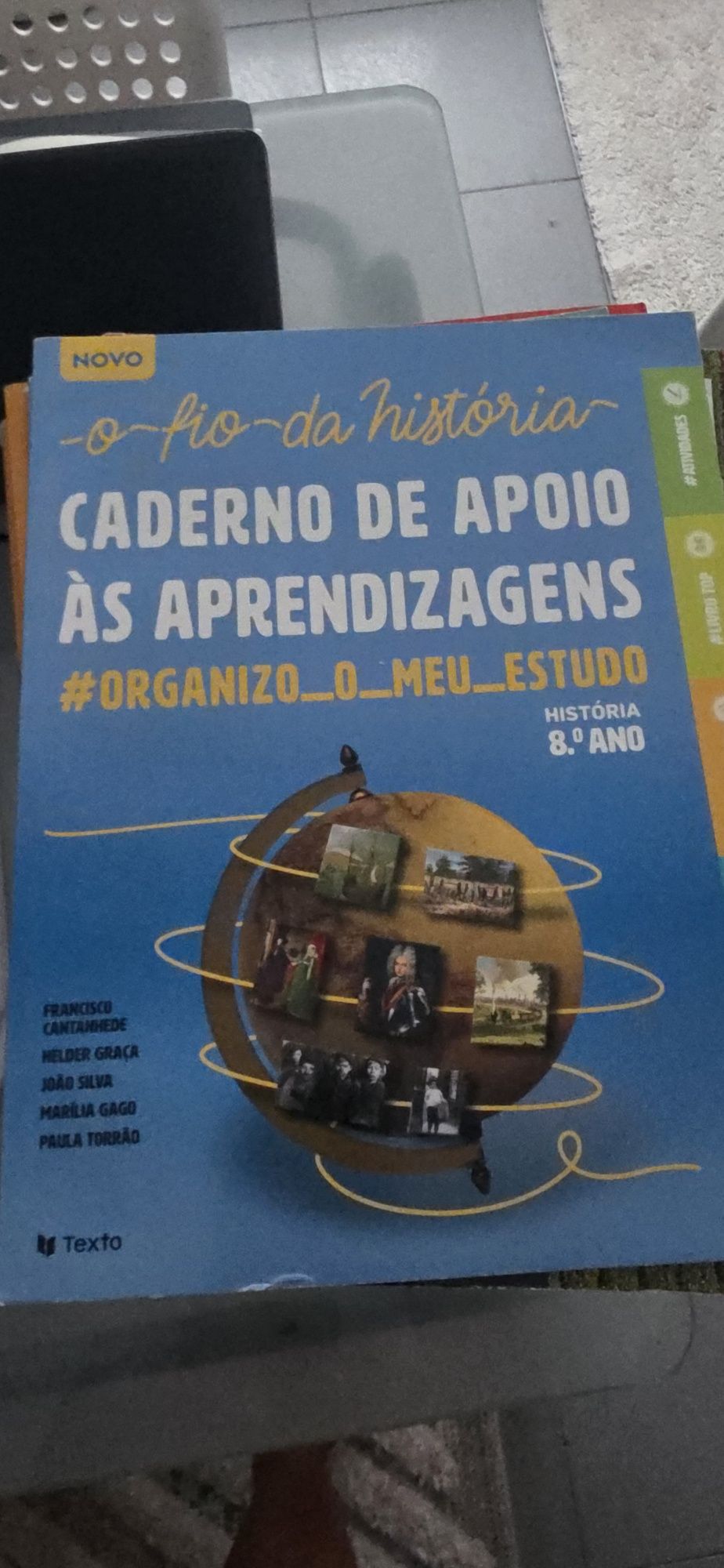 Manuais e cadernos atividades varios anos letivos a preço baixo
