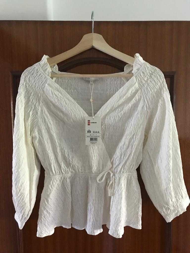 Blusa Branca com decote em V (Salsa)