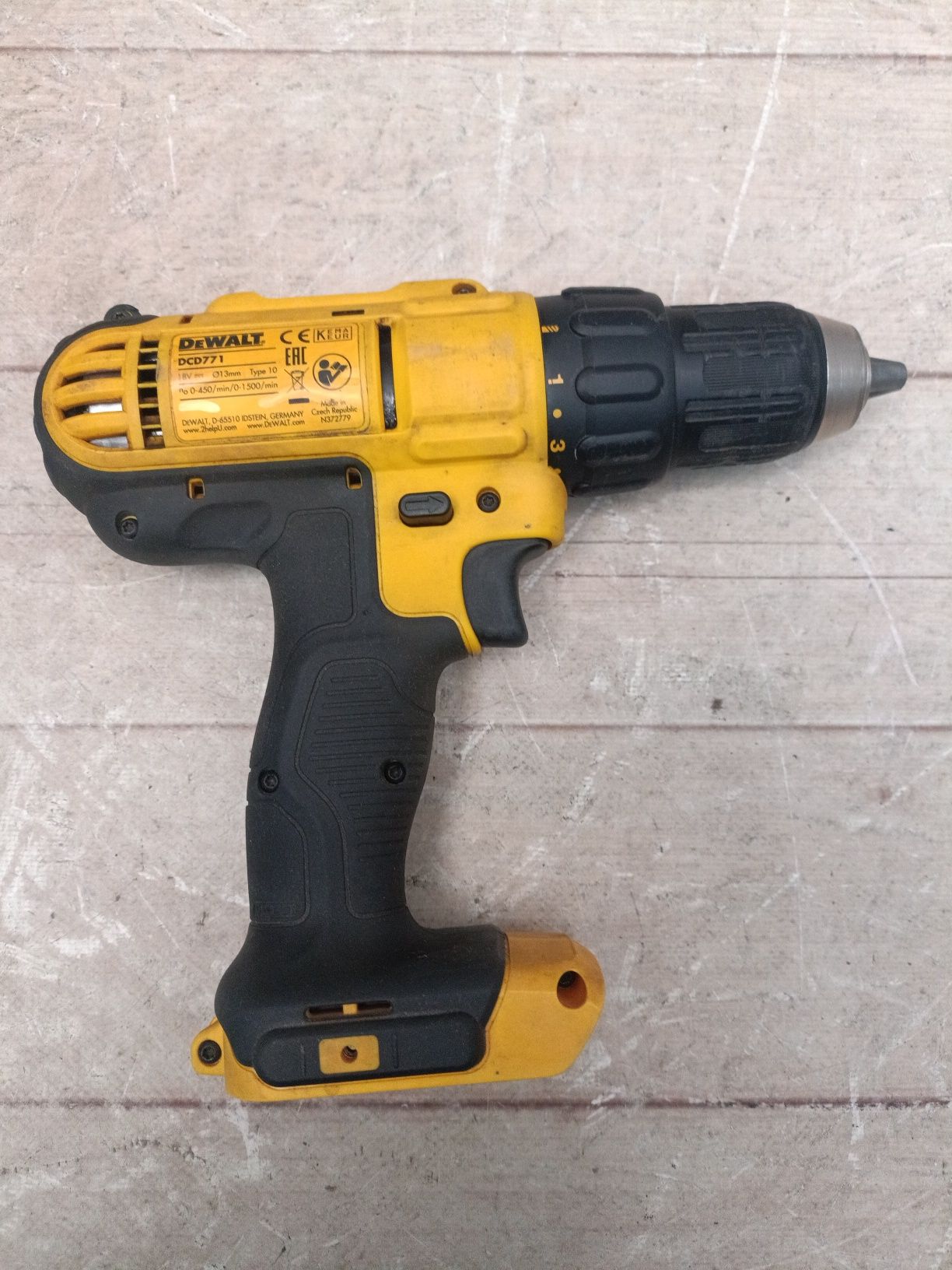 DeWALT DCD771 акумуляторний ударний дриль-шуруповерт