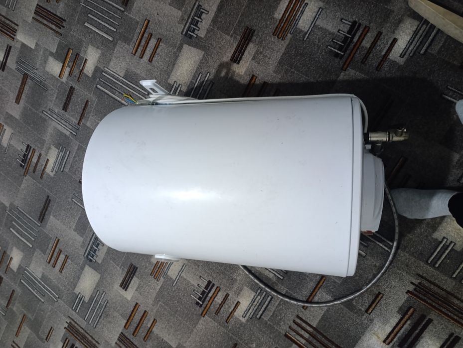 Бар'єр, водонагрівач 80л.