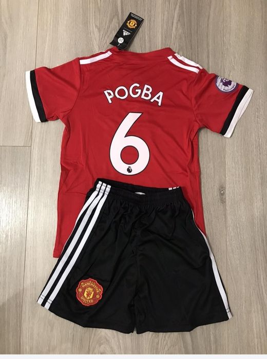 Розпродаж футбольних форм