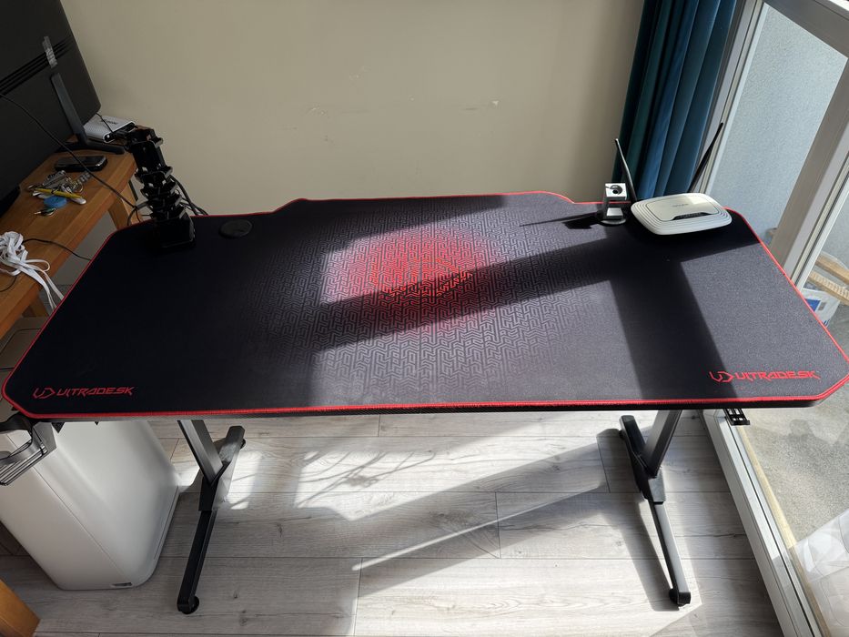 Biurko gamingowe Ultradesk Frag Czerwone 140cm