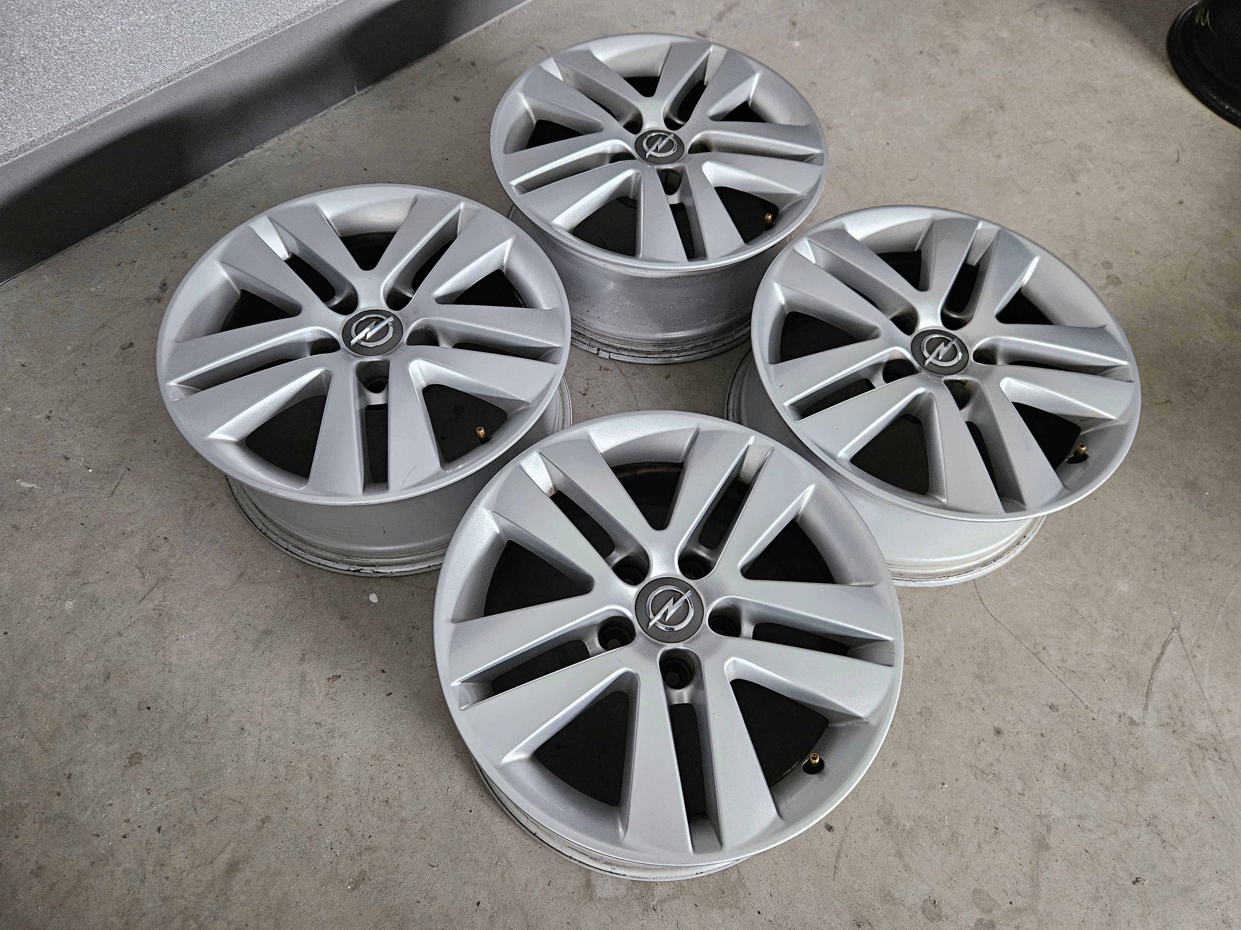 Alufelgi 16" 5x110 Opel Astra H 3 Vectra C Zafira B Signum GTS GTC