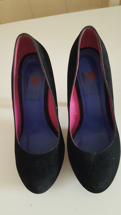 Sapatos pretos tamanho 37