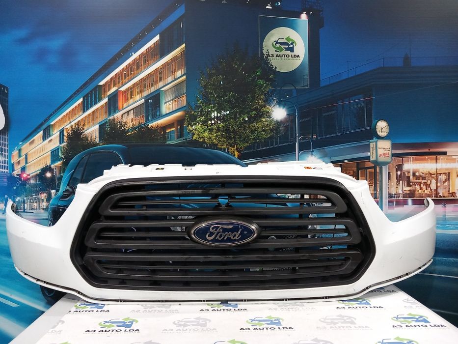 Frente com grelha Ford Transit 2015