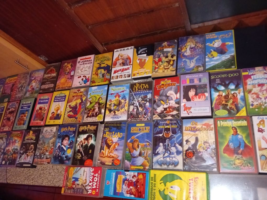 Conjunto de 80 Cassetes Vhs Infantis Diversas