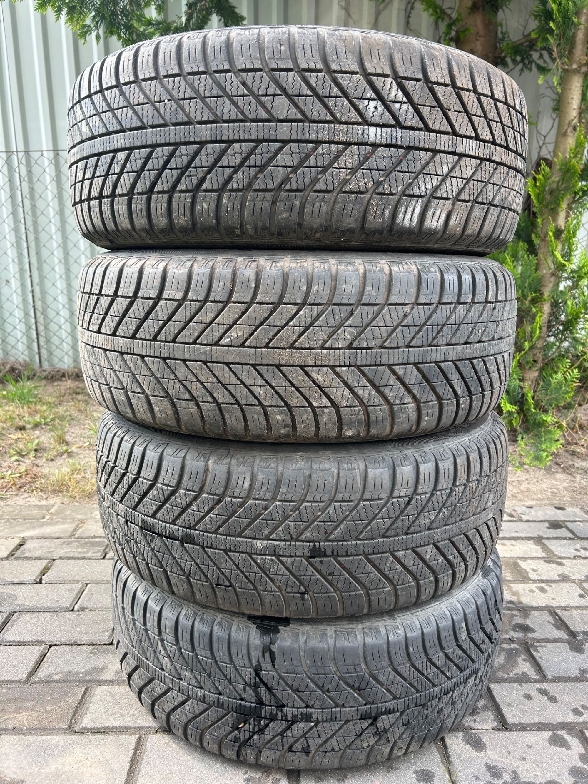 Alufelgi 5x114.3 ET40 Opony 205/55 R16 Mazda