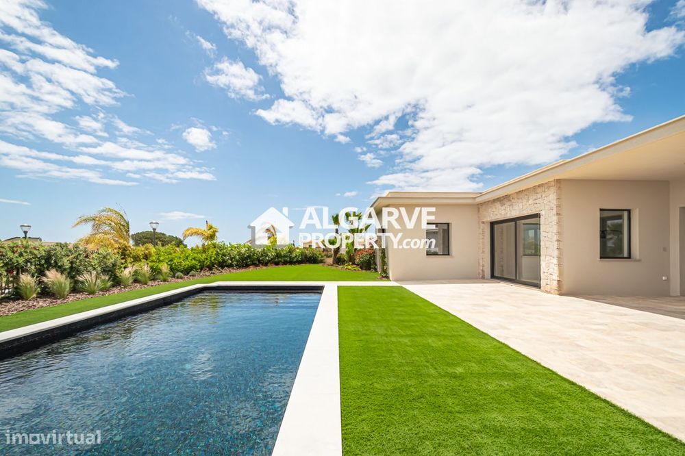 Moradia T4 na Premier Private Villa Resort em Faro