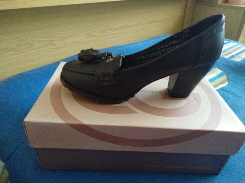 Sapatos, tamanho 37 (NOVOS)