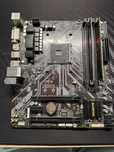 Płyta główna Gigabyte B450M DS3H z RAM G.Skill Aegis DDR4 (2x8 GB)