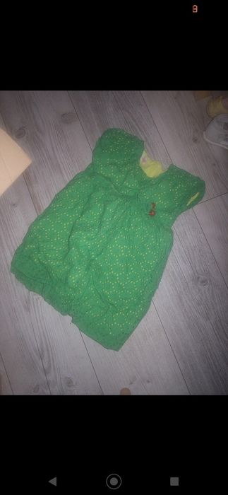 Karton ubrań dziecięcych