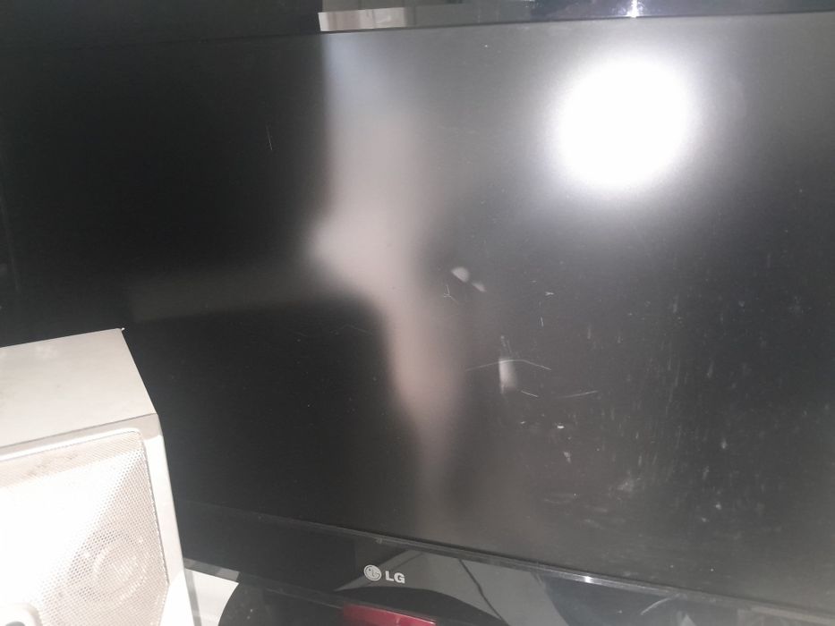 Plasma LG 42 polegadas c/ comando 80€