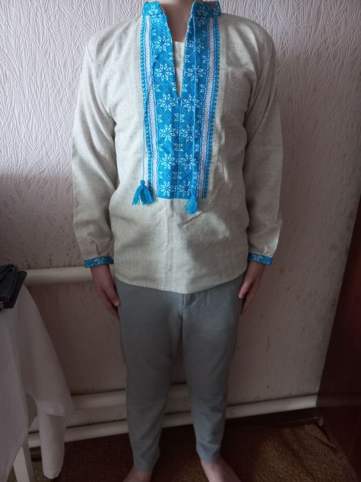 Вишиванка з льна та брюки