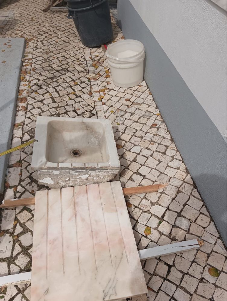 Lava loiça em mármore