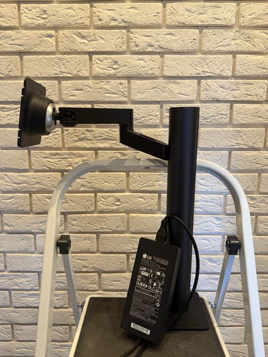 Monitor LG 32UN880 Ergo 4K – uszkodzona matryca, części, akcesoria