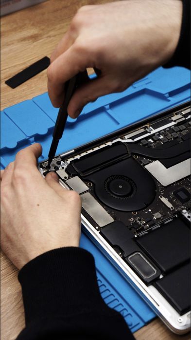 Заміна акумулятора, екрану, корпусу, розємів, динаміків у Ябко Одеса