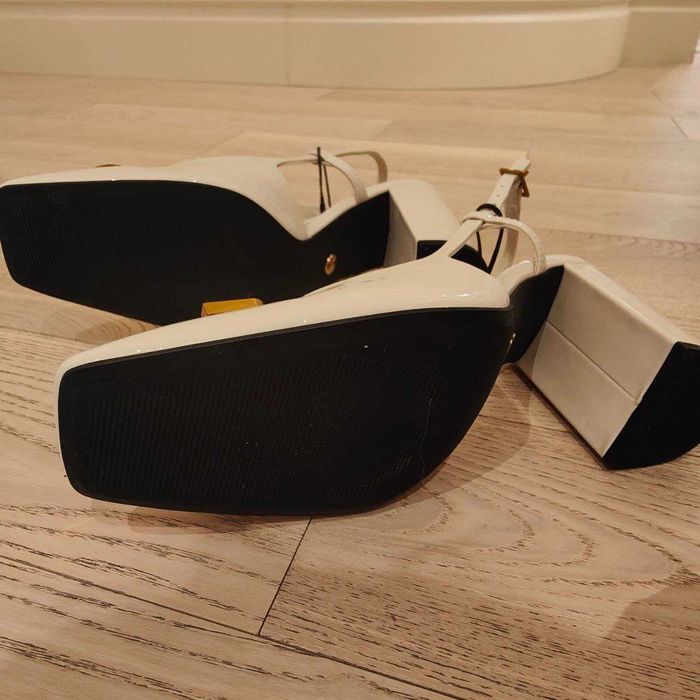 Продаю нові жіночі білі туфлі Zara р.39