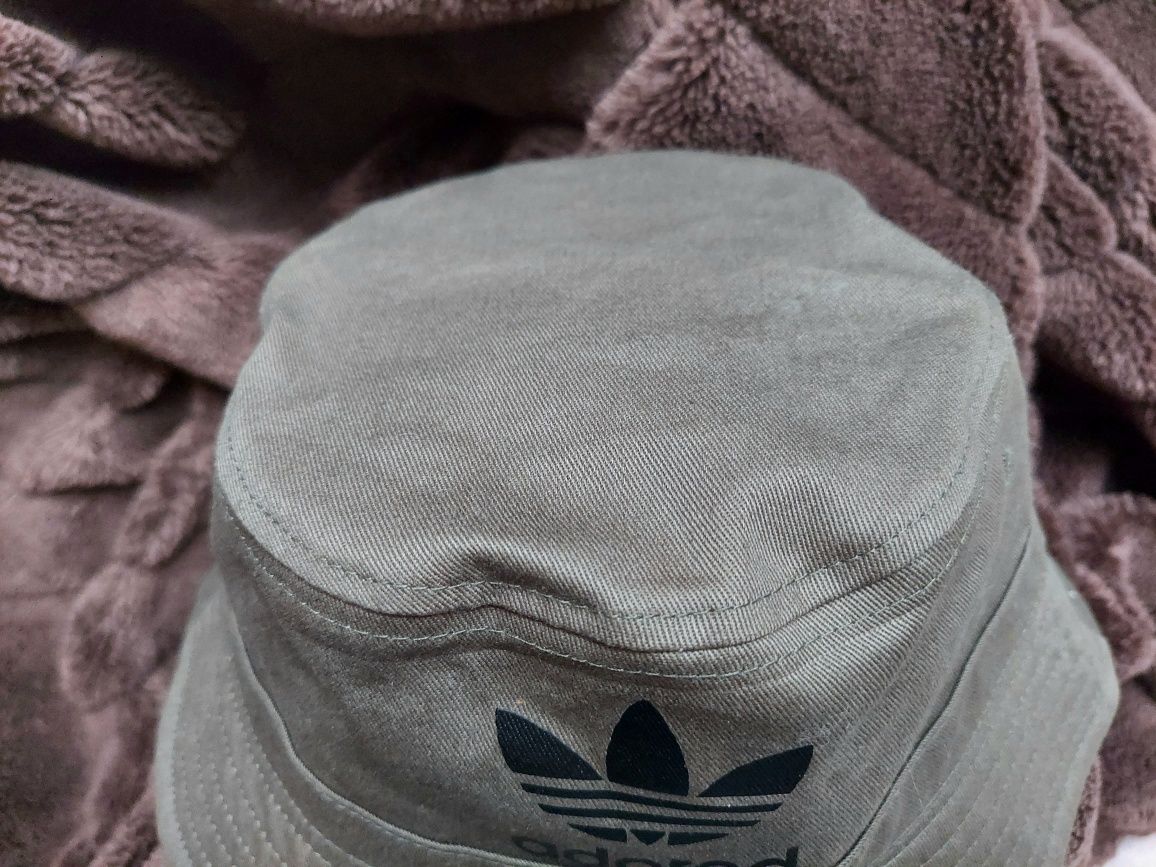 Панама польова фірми Adidas 

Колір хакі

Розмір універсальний буде ко