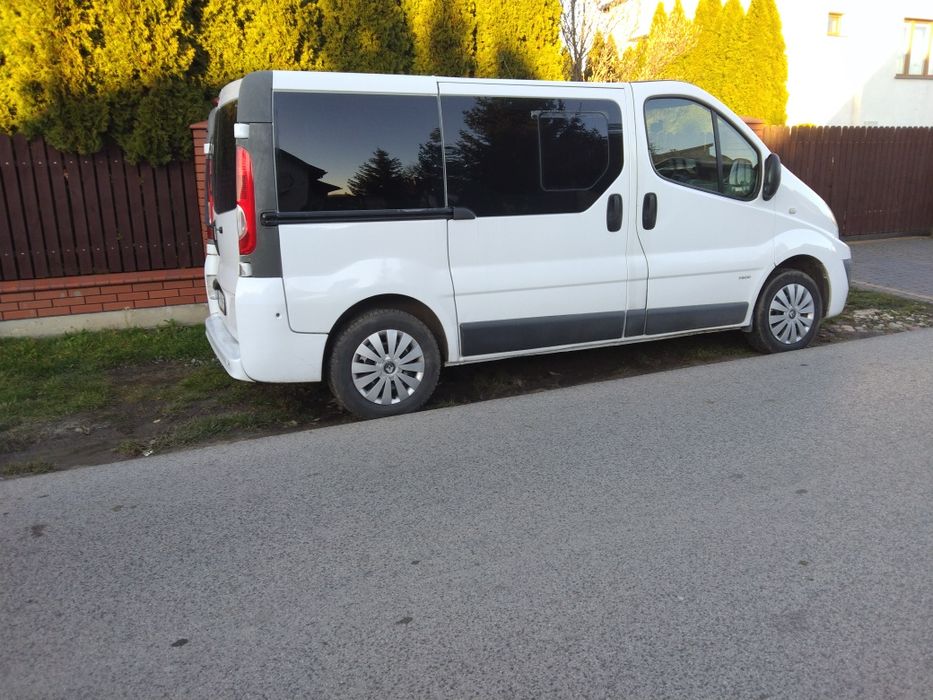 OPELl VIVARO Trafic 2.0  9 osobowy klimatyzacja
