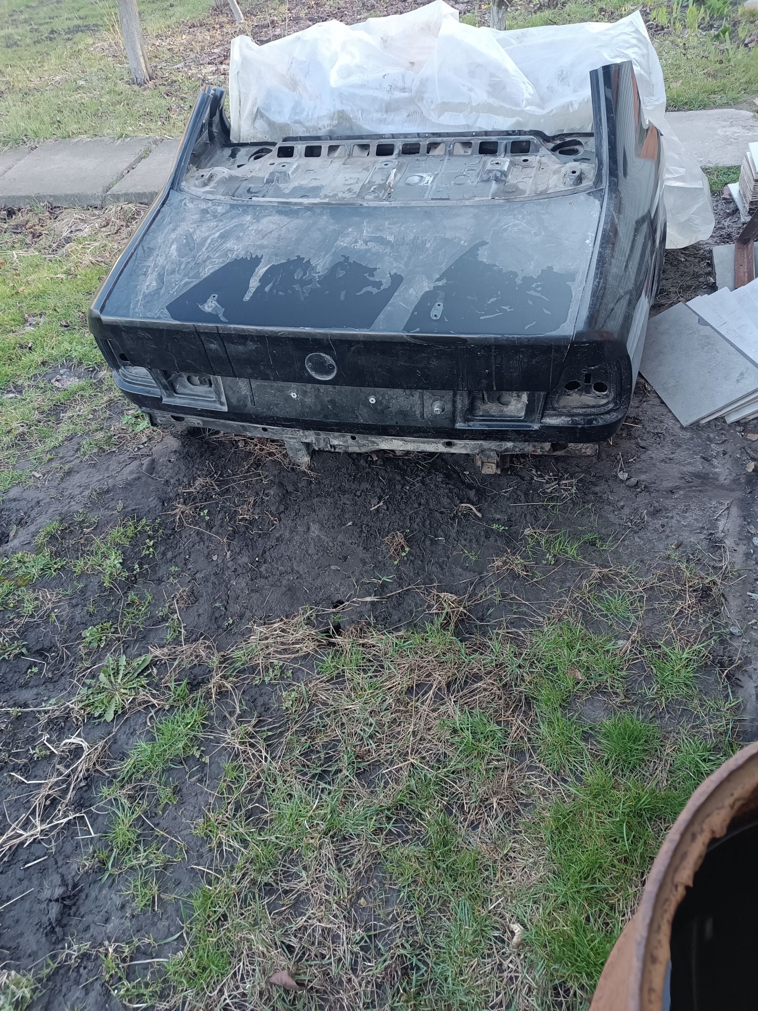Кришка багажника BMW e34