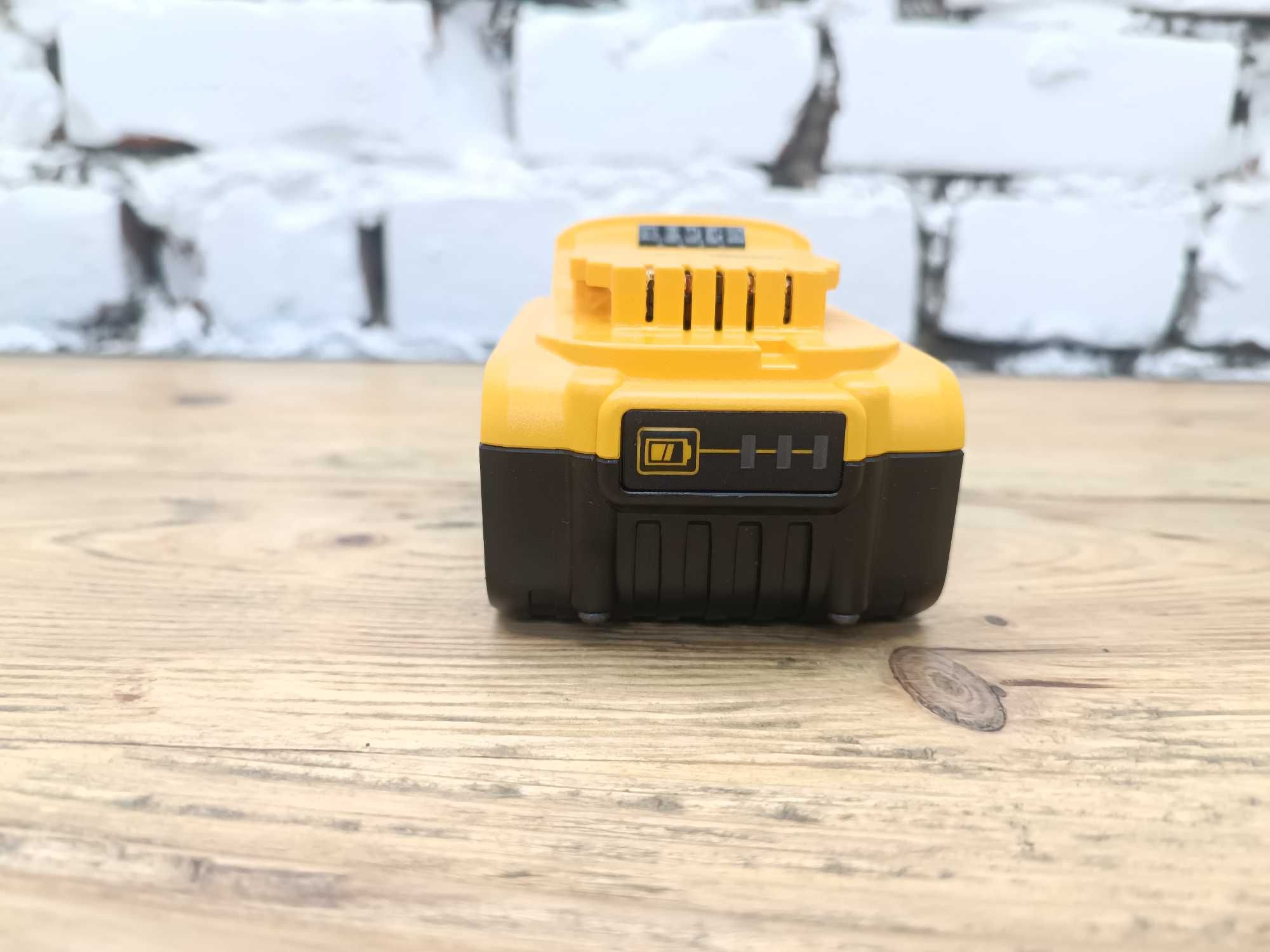 Акумулятор, батарея DeWALT DCB205 5Ah з США Оригінал  2024р