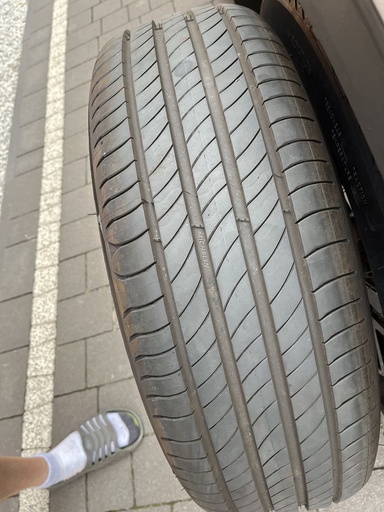 Opony Michelin Primacy 4,215/65 R 17