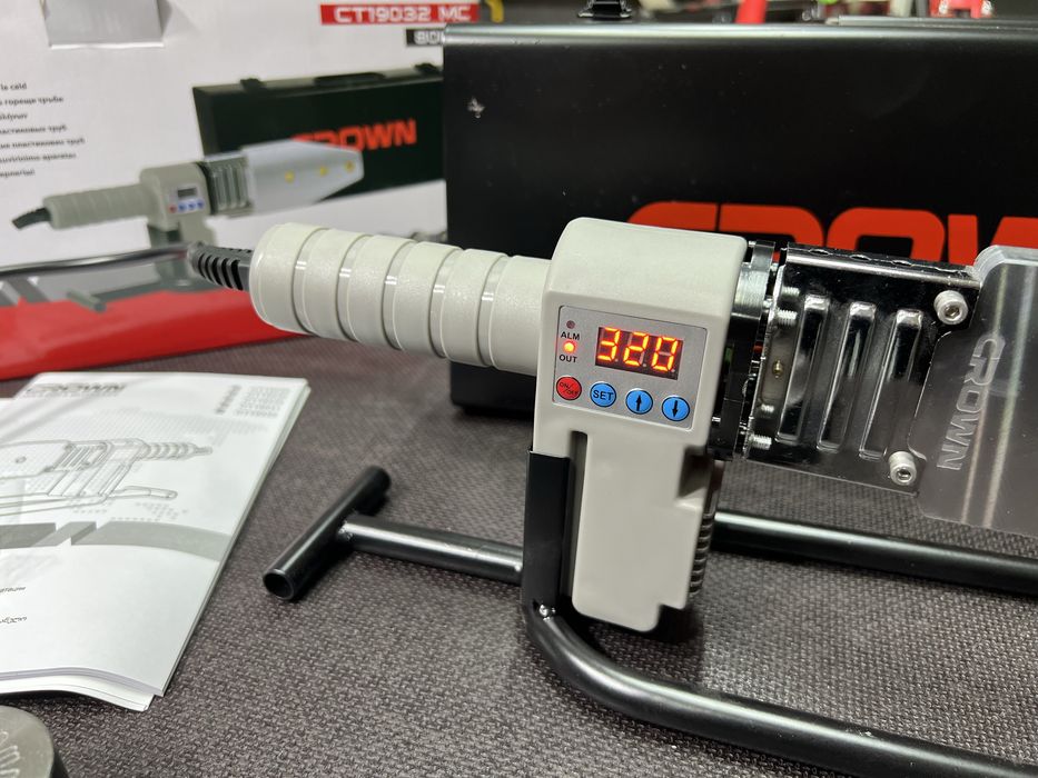 Паяльник для труб CROWN CT19032MC Дисплей 800 Вт 20-63 мм