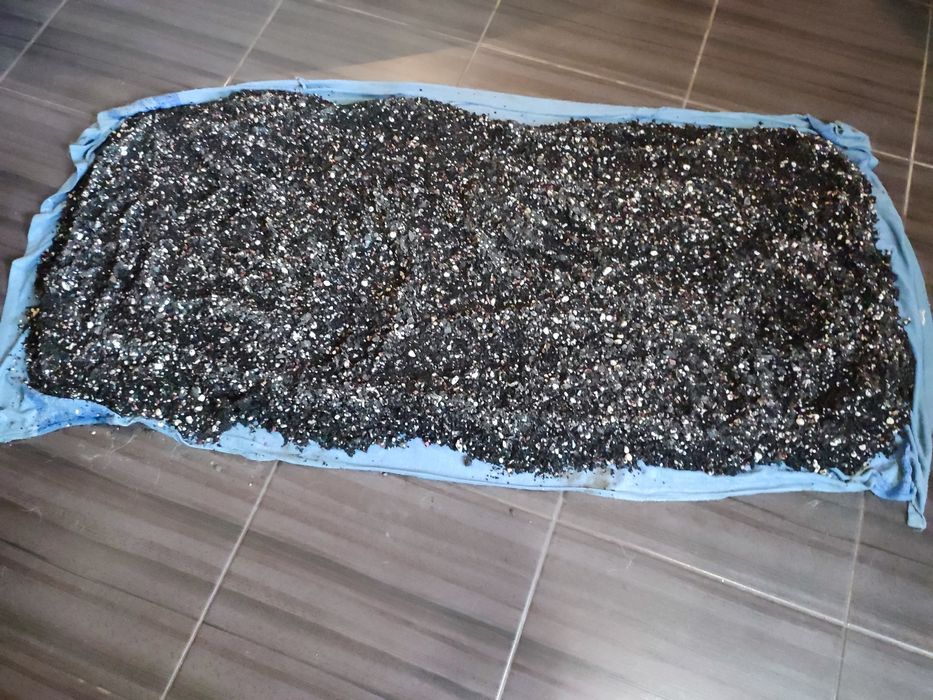 Грунт для аквариума , дэкор,коряги ,аквариум