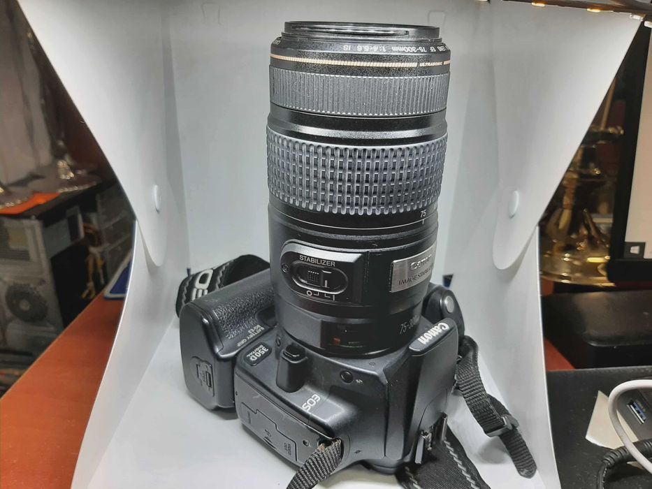 Aparat fotograficzny Canon EOS 350D + EF 75-300 mm 1:4.5-5.6