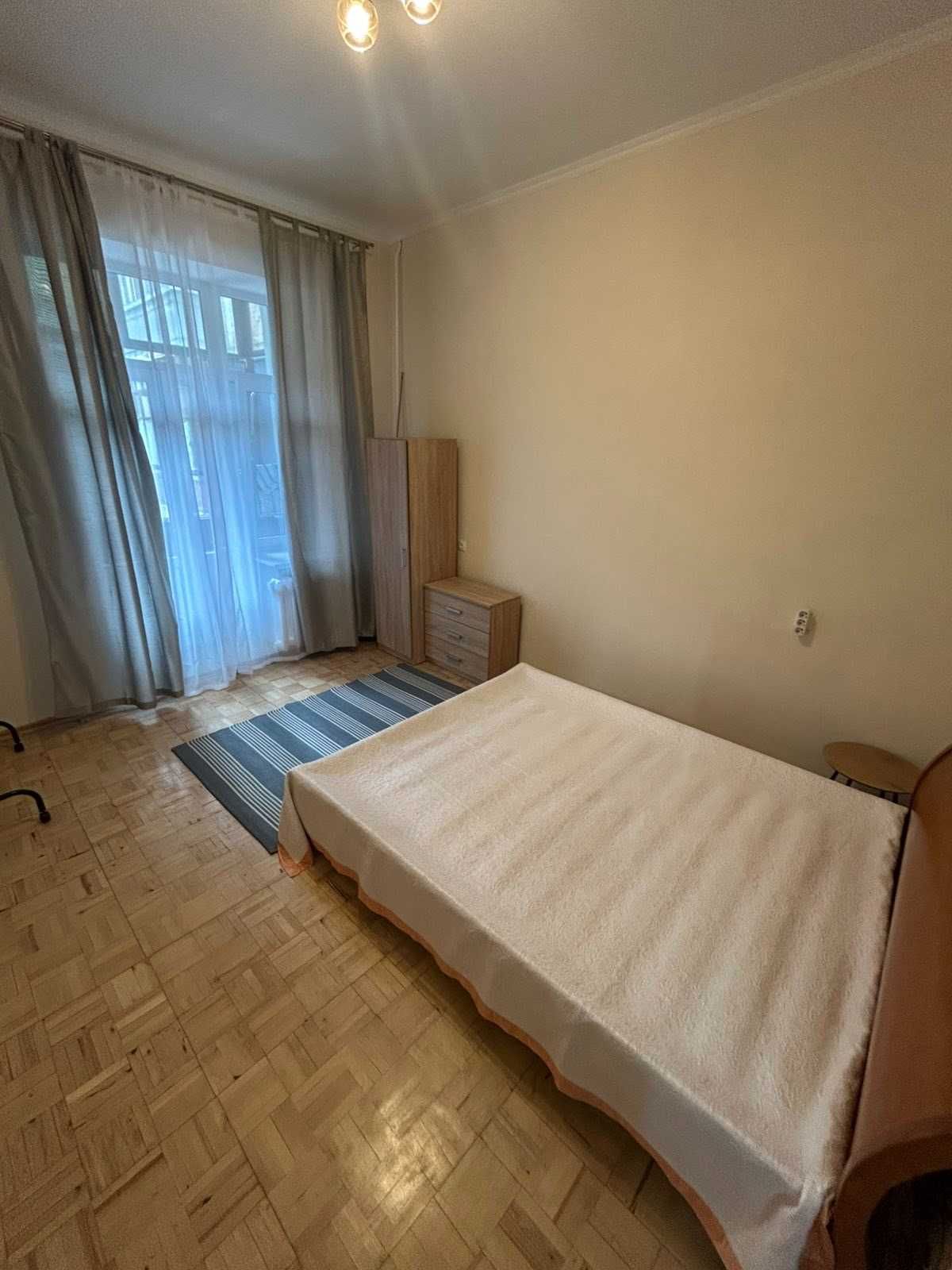 Сдам 2-ком.кв. Жилянская 55 . метро 10 минут.