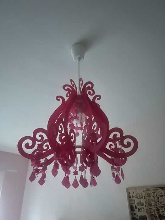 Lampa, żyrandol różowy