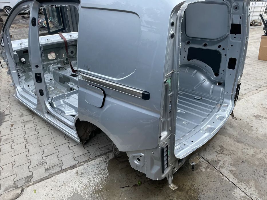 CADDY V 2K7 nowy model ćwiartka lewy tył