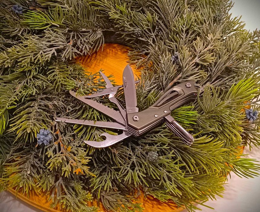 Scyzoryk Szwajcarski 14w1 Nowa Cena, Idealny na Prezent!