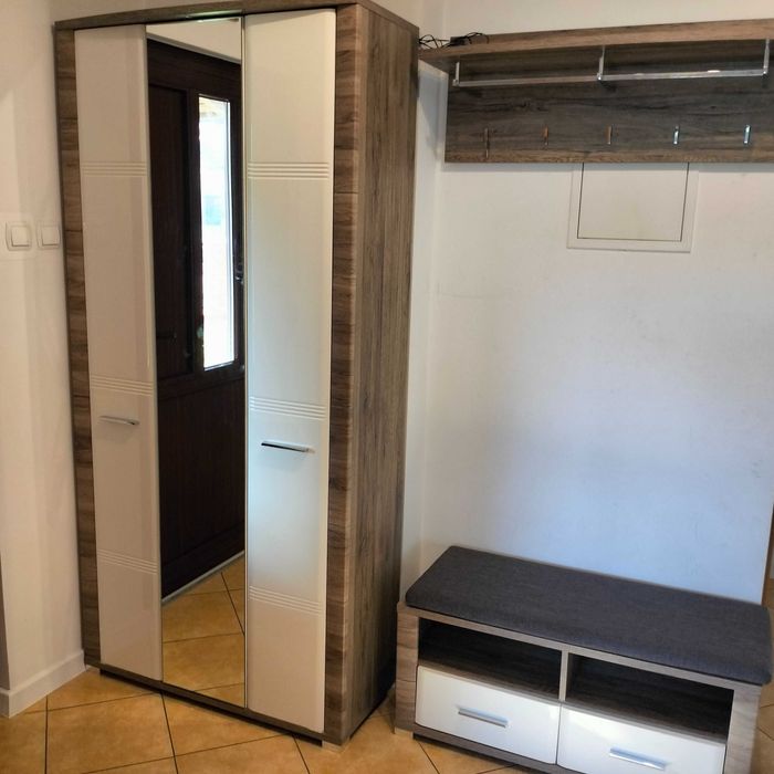 Zestaw mebli do przedpokoju