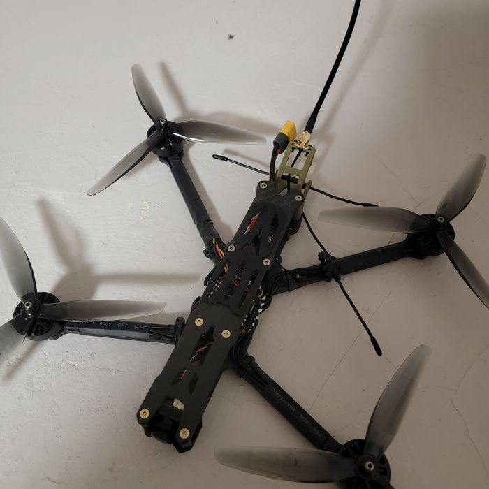 Дрон фпв квадрокоптер