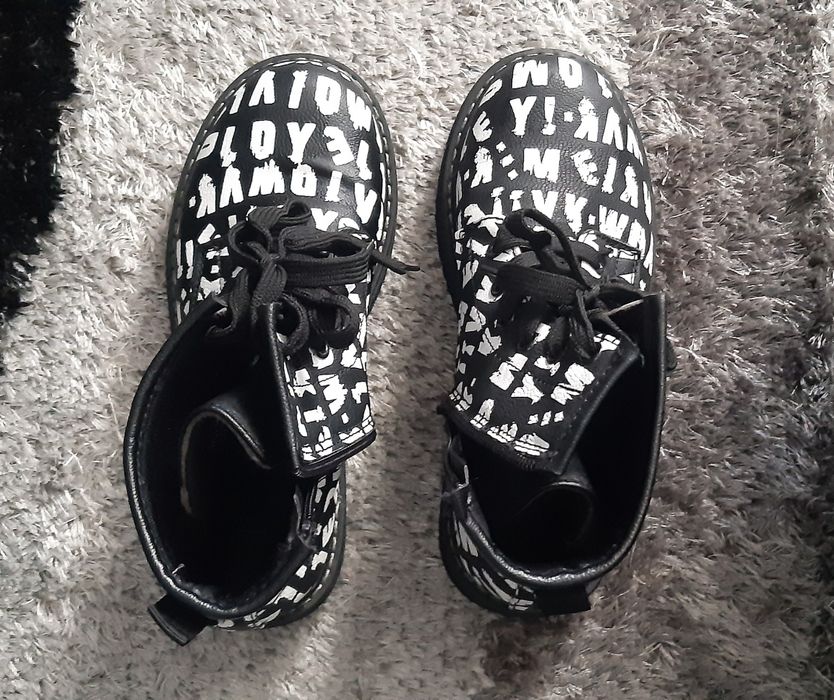 Botas SEASIDE Pretas e Brancas cano baixo 34