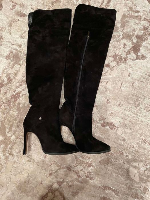 Натуральні високі ботфорди на шпильці