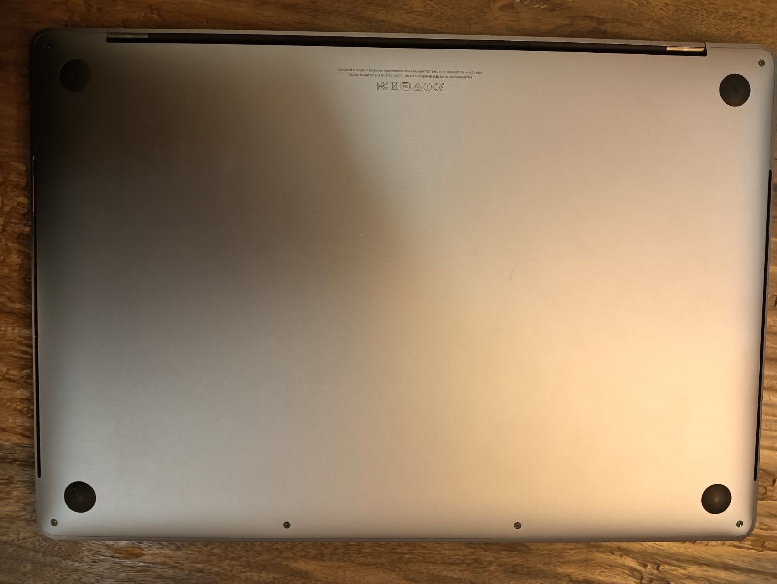 MacBook Pro cinza escuro