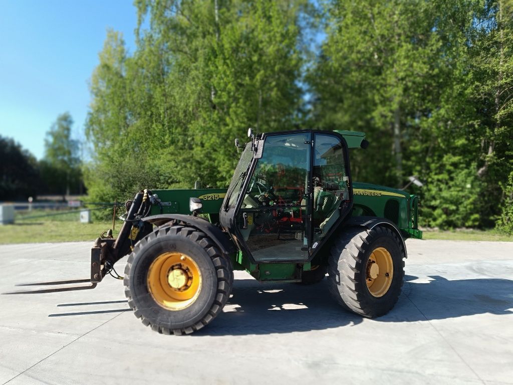 Ładowarka John Deere 3215 z 2007 jak jcb Manitou merlo New Holland