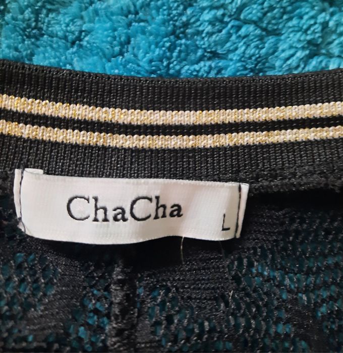 Czarna koronkowa tunika z dekoldem w serek L