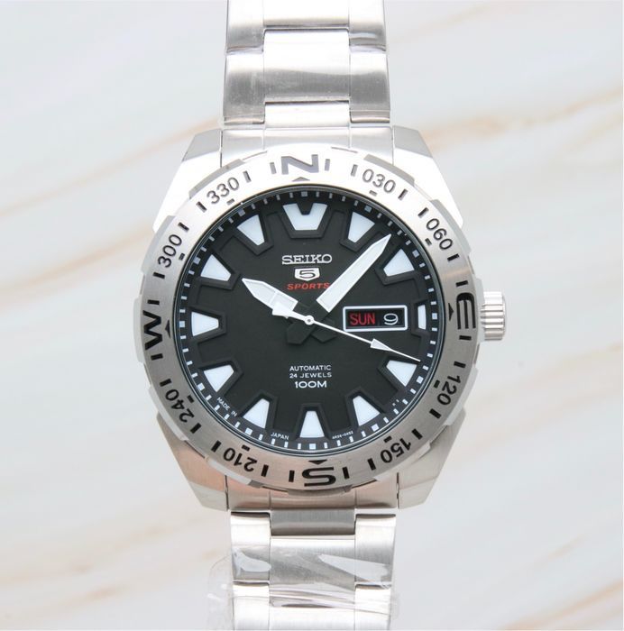 *NOVO* Seiko 5 Sports SRP739J1 Black