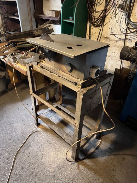 Piła stołowa / krajzega warsztatowa – sprawna, solidna konstrukcja