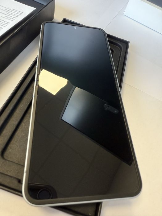 Samaung Z FLIP 6 5G 12/256GB Jak nowy. Gwarancja