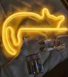 NEON lampka kotek wylegujący się dekoracja kot